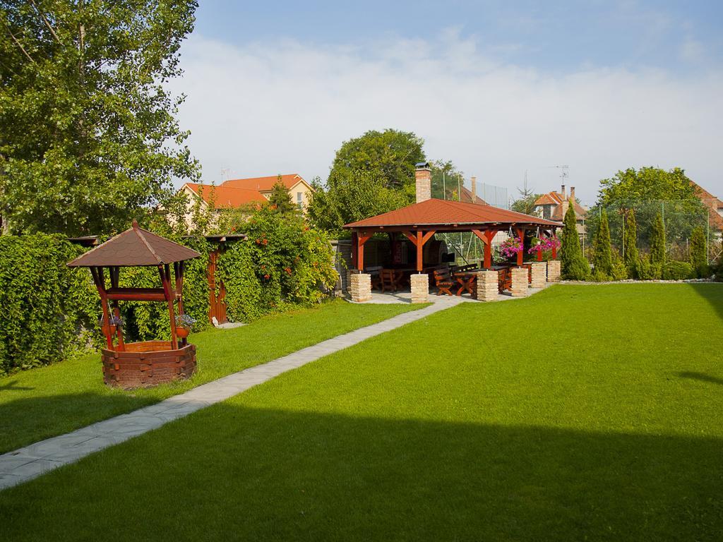 Penzion Fortune Dunajská Streda Buitenkant foto